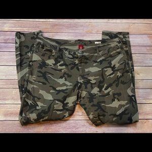 Juniors Camo jeans!